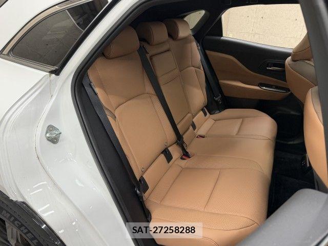 Toyota Crown Sports 2024-12 8879287-4