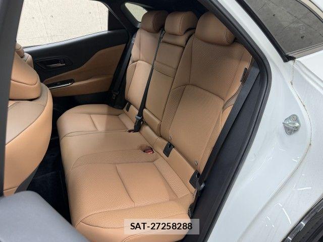 Toyota Crown Sports 2024-12 8879287-6