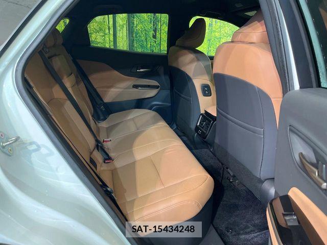 Toyota Crown Sports 2024-12 8879293-8