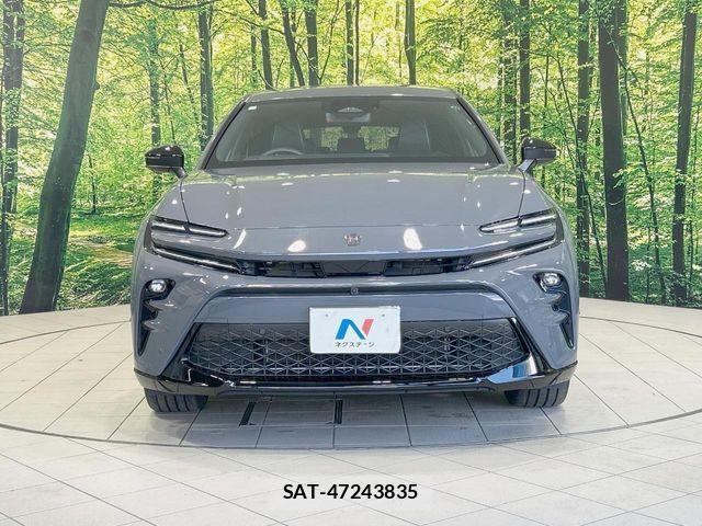 Toyota Crown Sports 2024-05 8879289-12