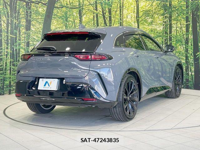 Toyota Crown Sports 2024-05 8879289-15