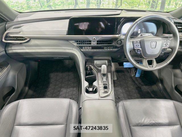 Toyota Crown Sports 2024-05 8879289-1