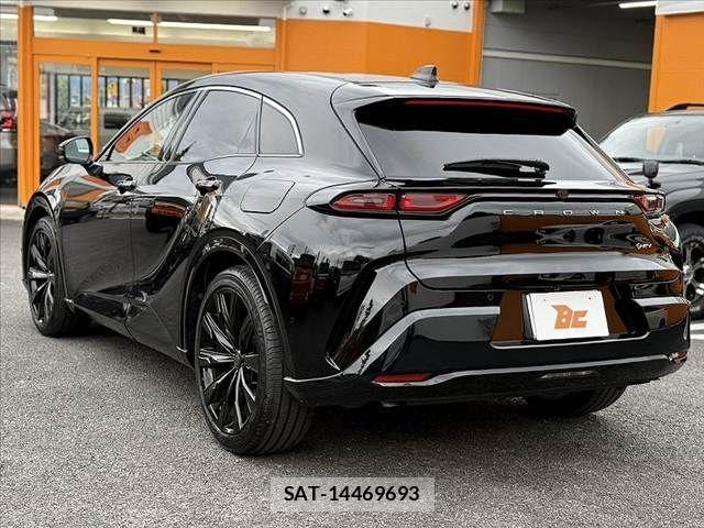 Toyota Crown Sports 2024-04 8879295-12