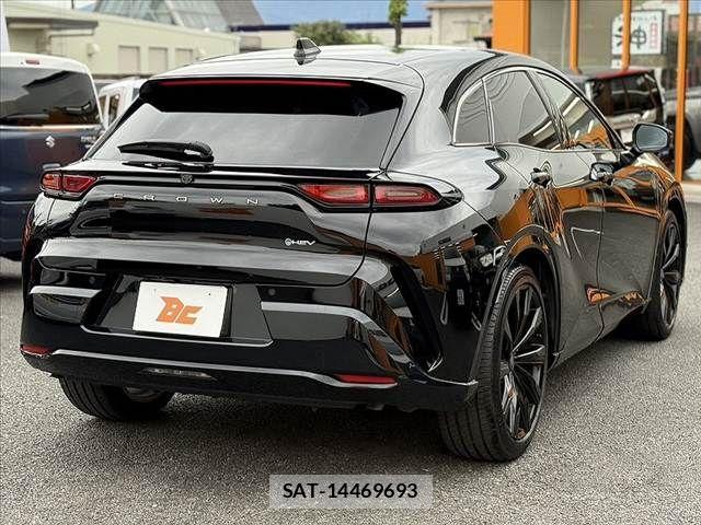 Toyota Crown Sports 2024-04 8879295-14