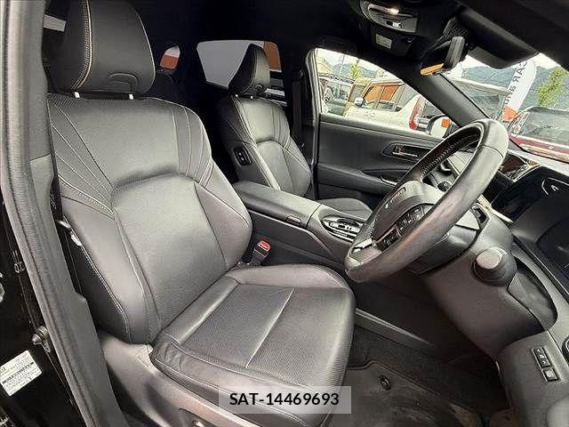 Toyota Crown Sports 2024-04 8879295-15