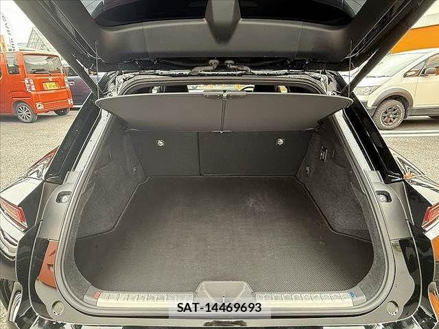 Toyota Crown Sports 2024-04 8879295-18