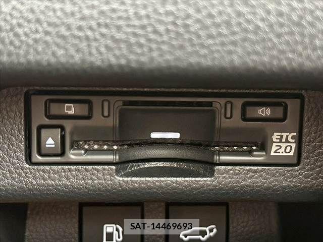 Toyota Crown Sports 2024-04 8879295-20