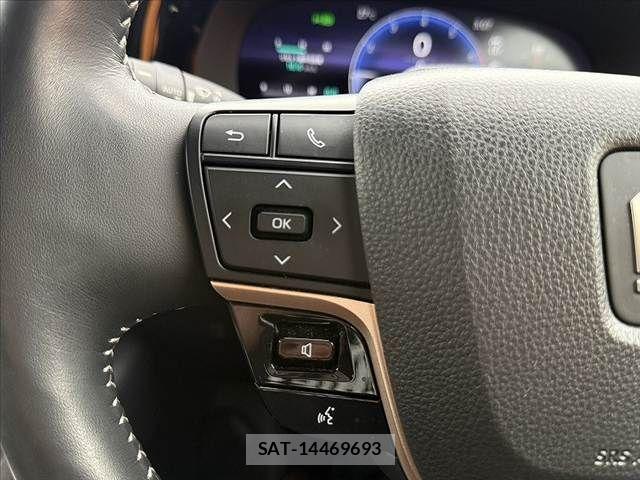 Toyota Crown Sports 2024-04 8879295-22