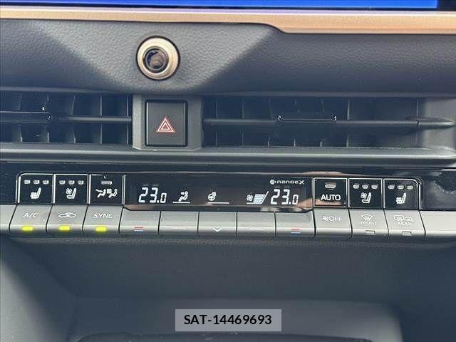 Toyota Crown Sports 2024-04 8879295-24