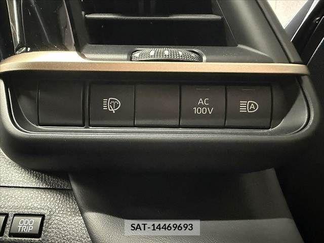 Toyota Crown Sports 2024-04 8879295-26