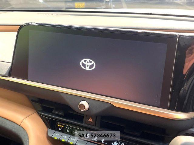 Toyota Crown Sports 2024-05 8879292-3