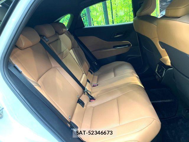 Toyota Crown Sports 2024-05 8879292-8