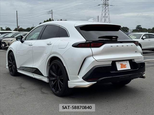 Toyota Crown Sports 2024-07 8879288-12
