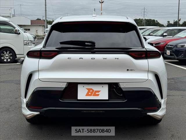 Toyota Crown Sports 2024-07 8879288-13