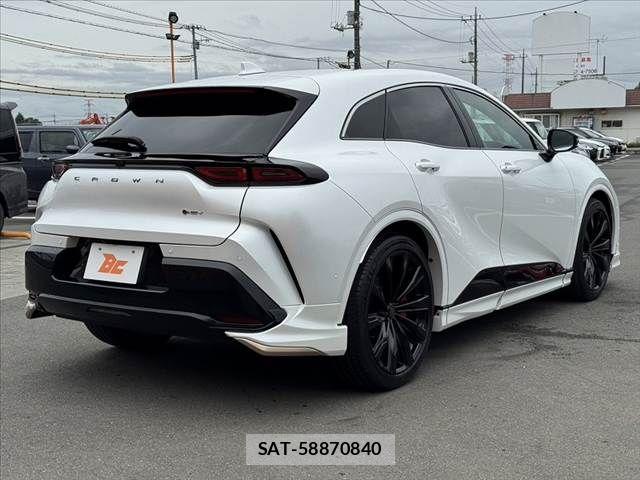 Toyota Crown Sports 2024-07 8879288-14