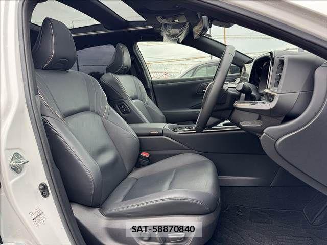 Toyota Crown Sports 2024-07 8879288-15