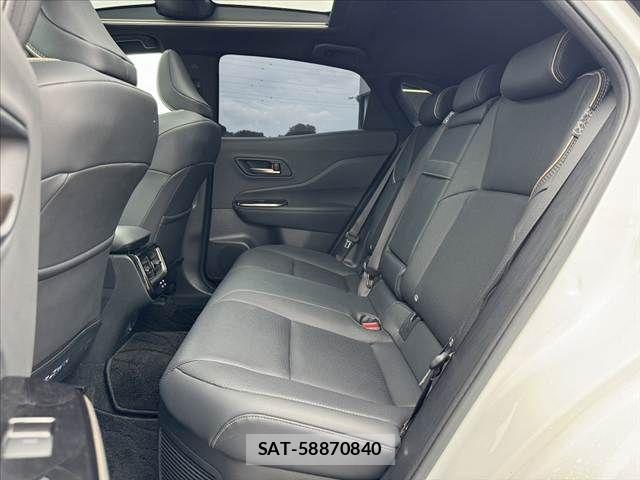 Toyota Crown Sports 2024-07 8879288-17