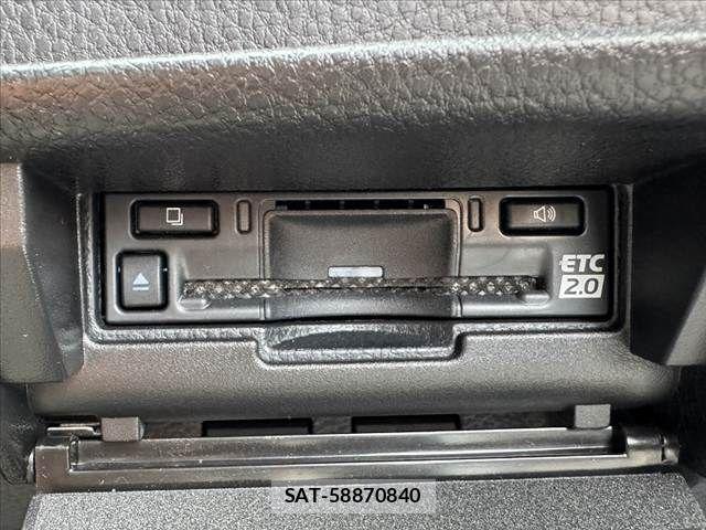 Toyota Crown Sports 2024-07 8879288-23