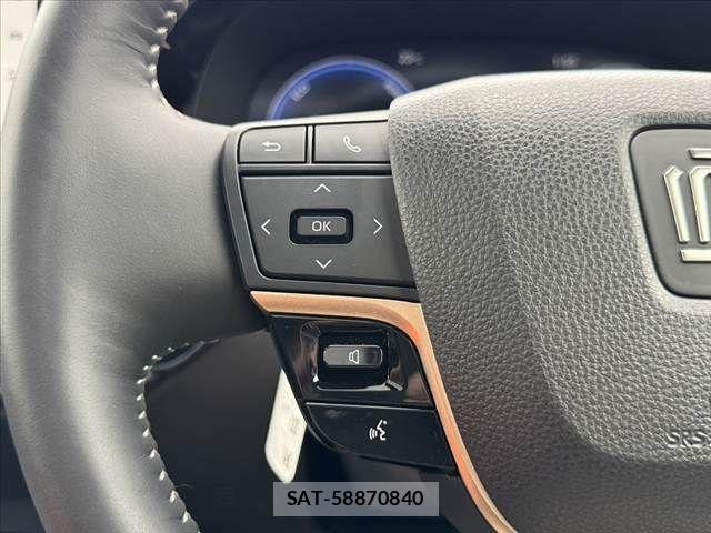 Toyota Crown Sports 2024-07 8879288-27