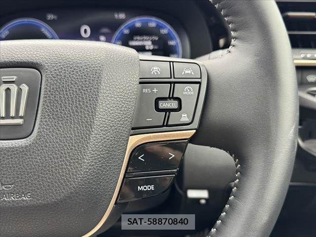 Toyota Crown Sports 2024-07 8879288-28