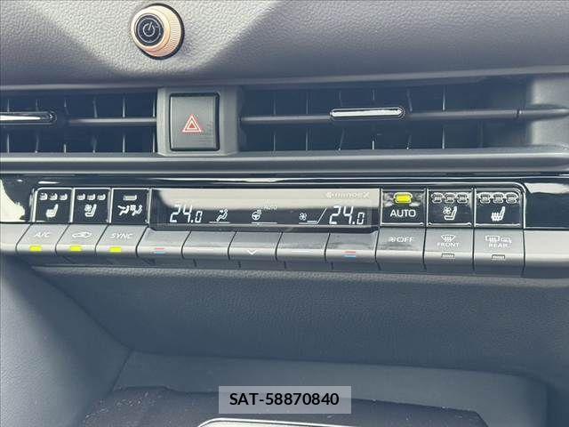 Toyota Crown Sports 2024-07 8879288-3