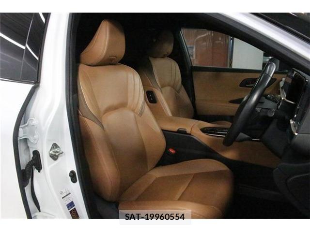 Toyota Crown Sports 2024-04 8883475-26