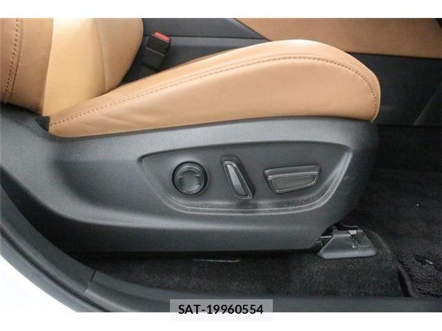 Toyota Crown Sports 2024-04 8883475-27