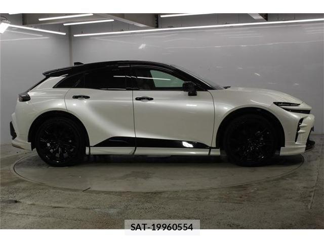 Toyota Crown Sports 2024-04 8883475-3