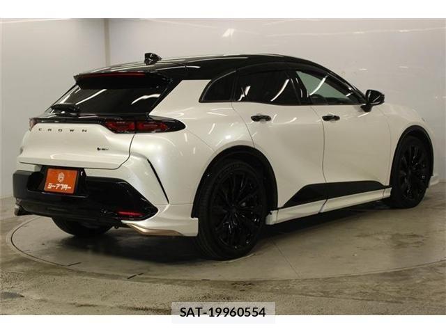 Toyota Crown Sports 2024-04 8883475-4