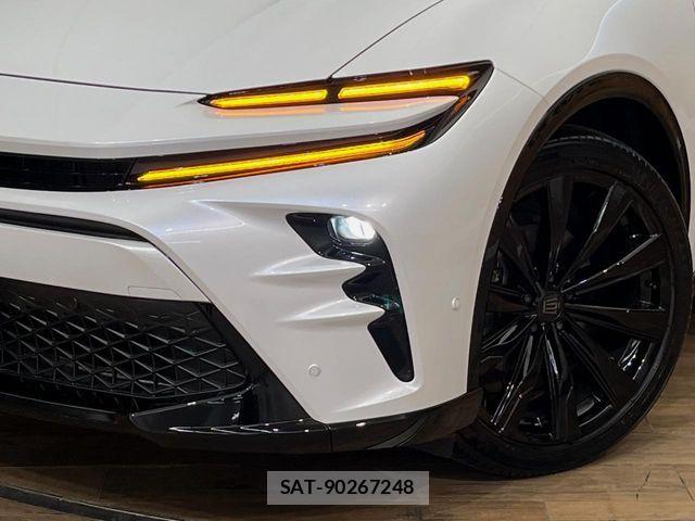 Toyota Crown Sports 2024-04 8883474-12