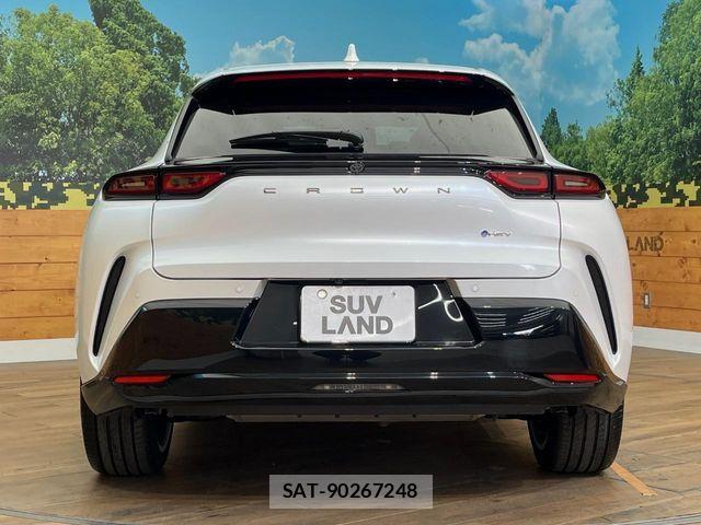 Toyota Crown Sports 2024-04 8883474-15