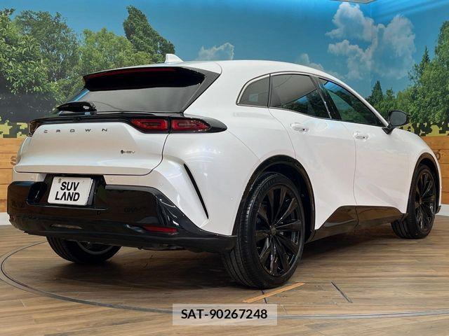 Toyota Crown Sports 2024-04 8883474-17