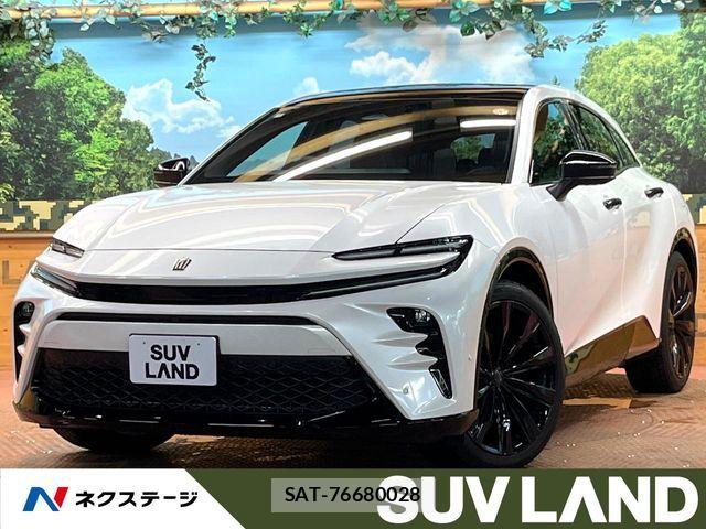 Toyota Crown Sports 2024-04 8883470-0