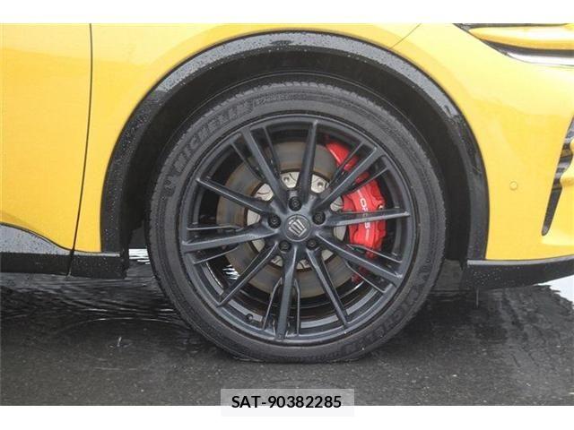 Toyota Crown Sports 2024-03 8883476-14