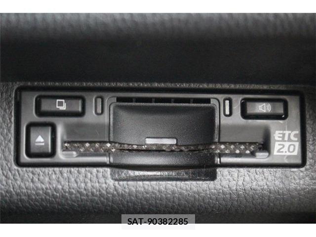 Toyota Crown Sports 2024-03 8883476-5
