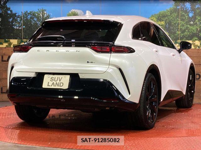 Toyota Crown Sports 2024-04 8883473-16