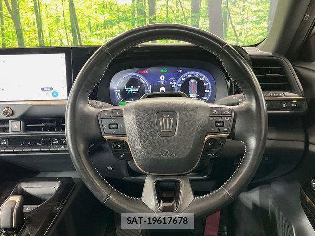 Toyota Crown Sports 2024-10 8883478-10