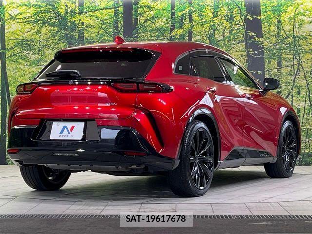 Toyota Crown Sports 2024-10 8883478-16