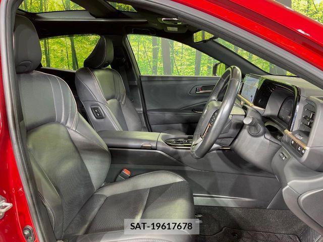 Toyota Crown Sports 2024-10 8883478-7