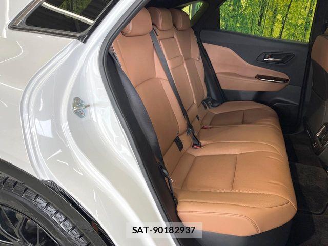 Toyota Crown Sports 2024-01 8883471-8