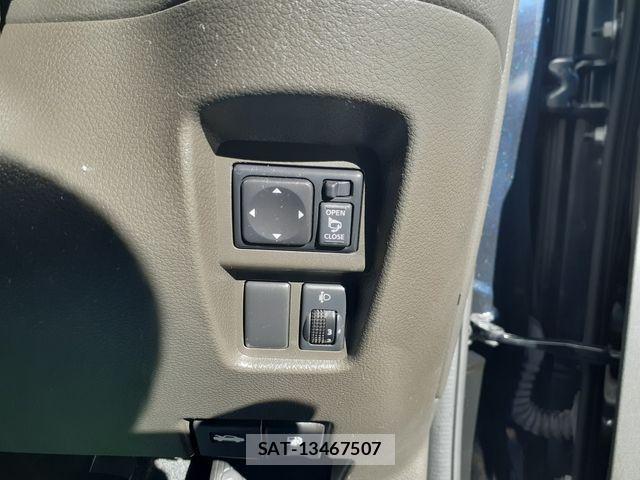 Nissan CUBE 2012-11 3356439-21