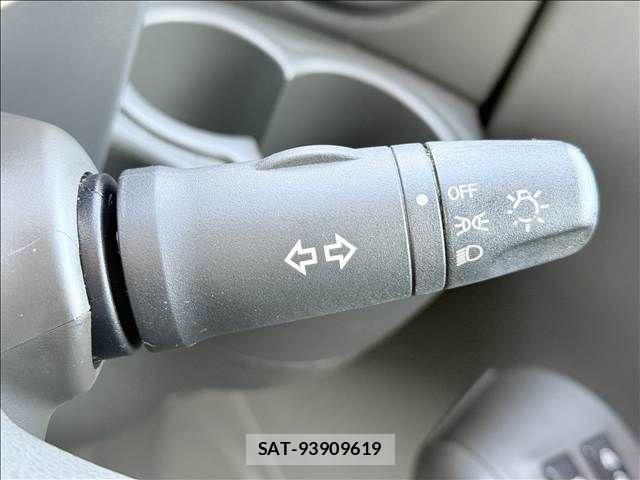 Nissan CUBE 2011-03 6671003-26