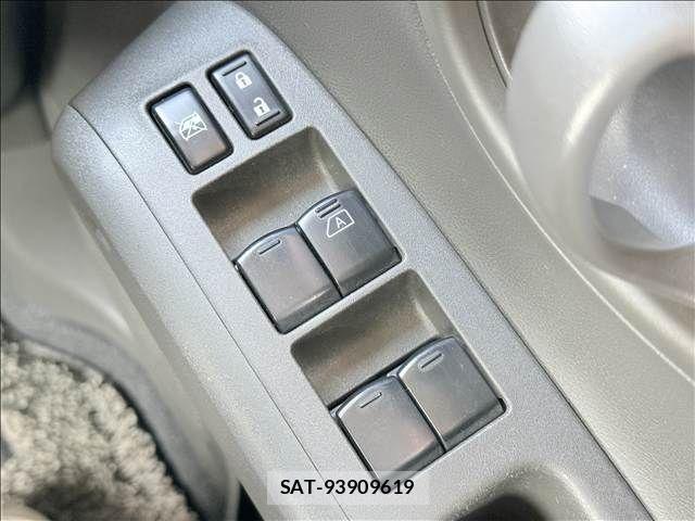 Nissan CUBE 2011-03 6671003-28