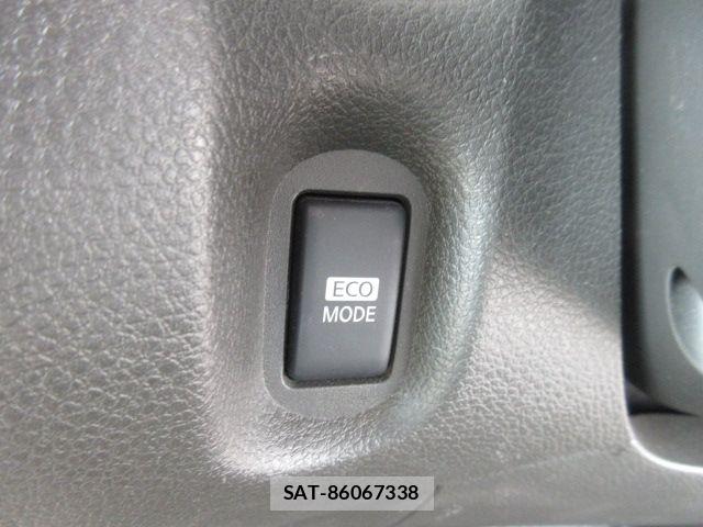 Nissan CUBE 2017-11 6751146-17