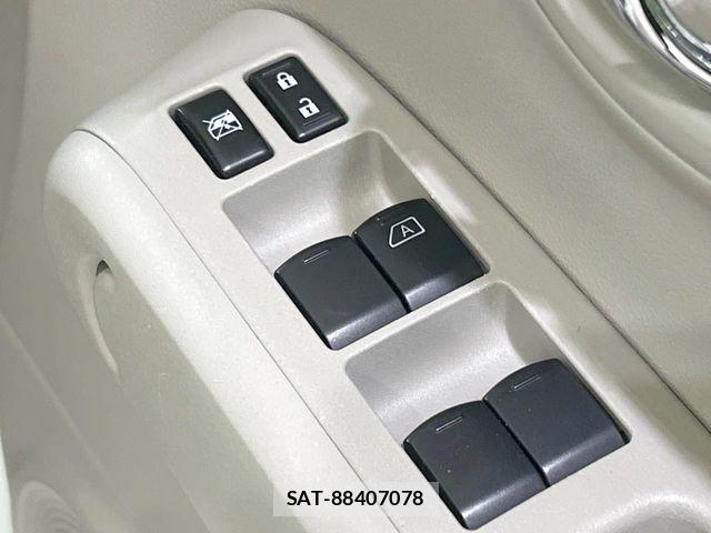 Nissan CUBE 2013-02 6903790-11