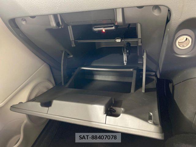 Nissan CUBE 2013-02 6903790-16