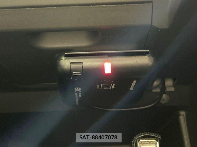 Nissan CUBE 2013-02 6903790-17