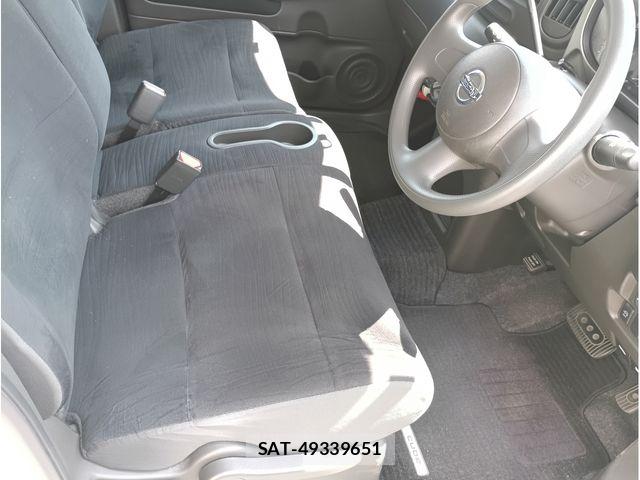 Nissan CUBE 2013-03 6903791-11