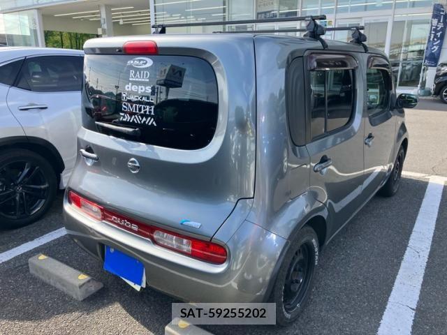 Nissan CUBE 2010-05 7058092-3