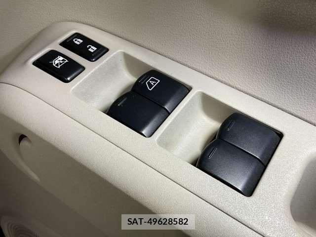 Nissan CUBE 2013-03 7216783-14